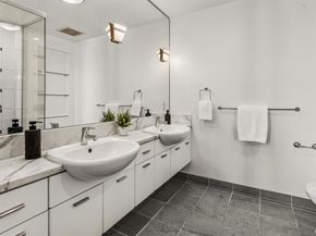 575 6Th 1502, San Diego CA 92101