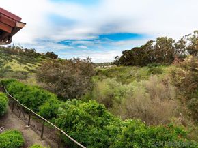 2822 Winthrop Ave, Carlsbad CA 92010