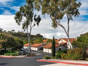 2822 Winthrop Ave, Carlsbad CA 92010