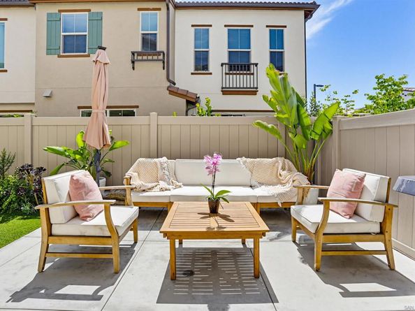 1739 Valley Oak, Oceanside CA 92056