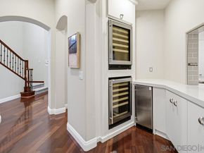 5247 Ocean Breeze Ct, San Diego CA 92109