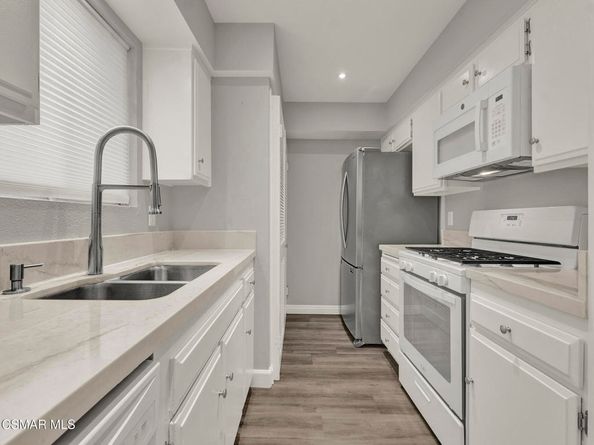 4230 Whitsett Avenue 9, Studio City CA 91604
