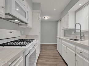 4230 Whitsett Avenue 9, Studio City CA 91604