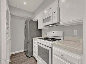 4230 Whitsett Avenue 9, Studio City CA 91604