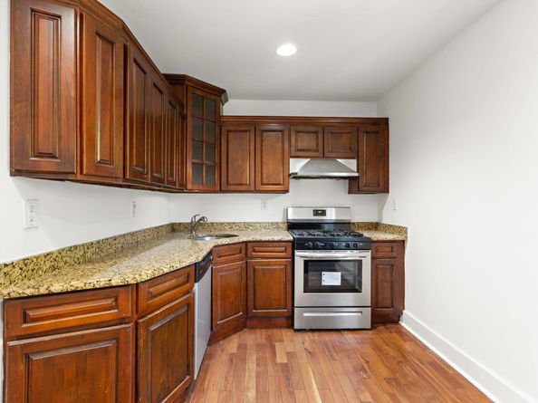36 Perry St, Jersey City NJ 07306