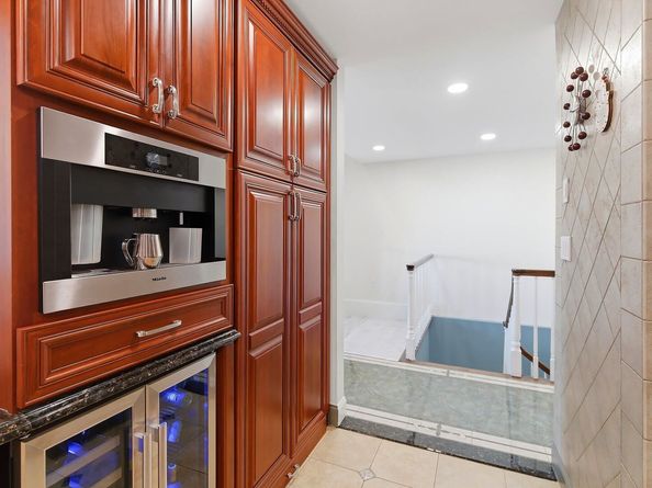 101 Shearwater Ct East 62, Jersey City NJ 07305