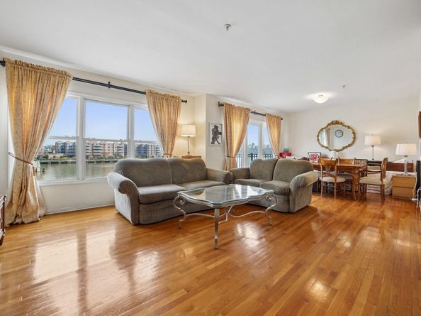 249 The Promenade, Edgewater NJ 07020
