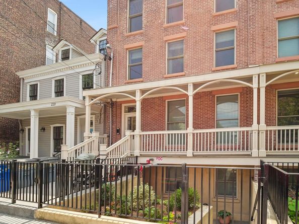 241 3rd St 4, Jersey City NJ 07302
