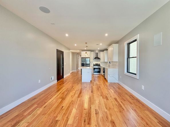 160 Prospect Ave 1, Bayonne NJ 07002-160