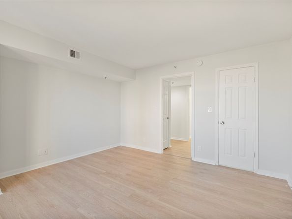 3525 Sage Road 1705, Houston TX 77056