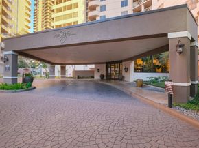 3525 Sage Road 1705, Houston TX 77056