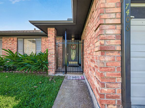 7406 Sierra Grande Court, Houston TX 77083