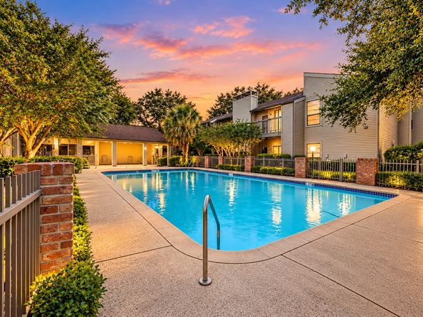 9707 Richmond Avenue 11, Houston TX 77042