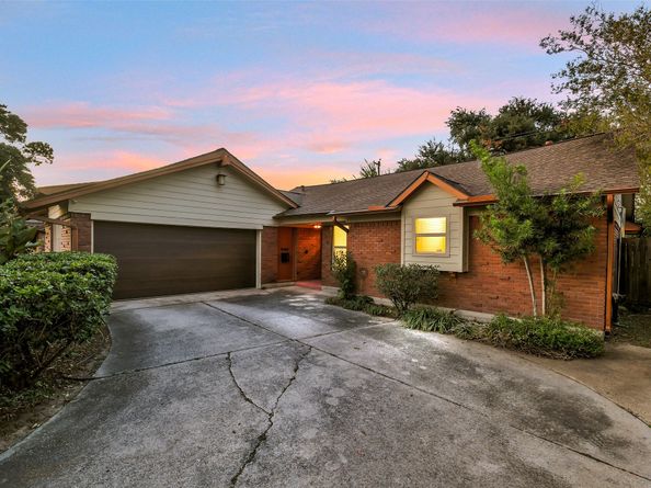 2205 Lazybrook Drive, Houston TX 77008