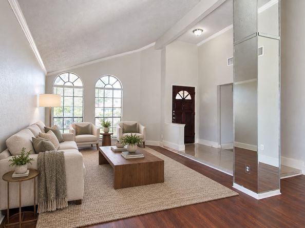 8223 Vista Del Sol Drive, Houston TX 77083