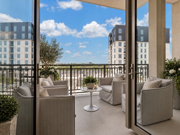 2325 Welch Street 704, Houston TX 77019