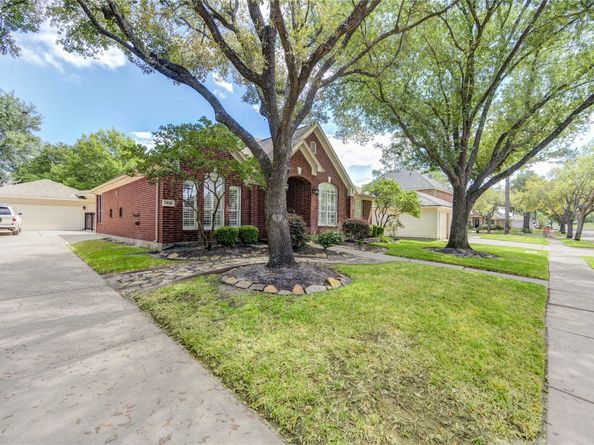 11826 Canyon Mills Drive, Houston TX 77095