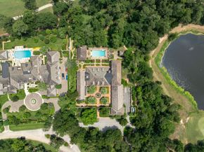 2 Grand Colonial Drive, The Woodlands TX 77382