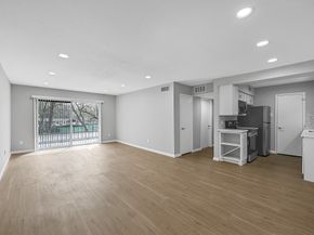 7555 Katy Fwy 146, Houston TX 77024