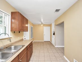 5202 Pensdale Street, Houston TX 77033
