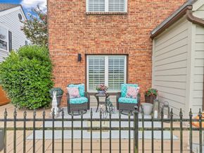 7631 Ameswood Road, Houston TX 77095