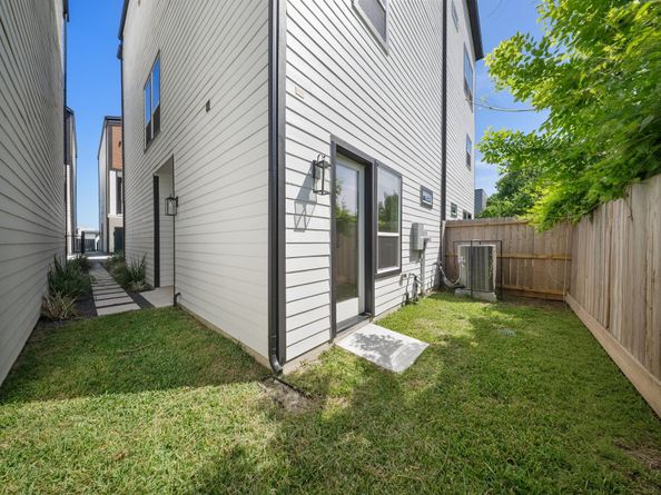 4013 Griggs Road B, Houston TX 77021