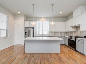 2818 Grand Fountains Drive B, Houston TX 77054