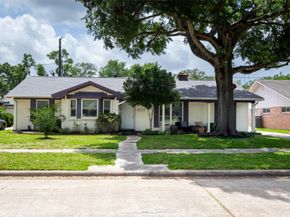 5623 Dumfries Drive, Houston TX 77096
