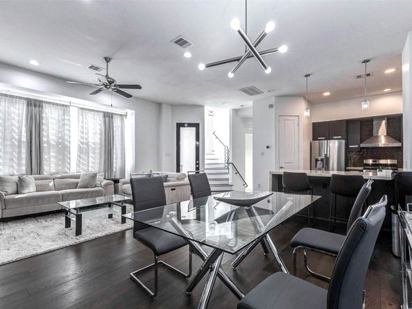 5715 Larkin Street D, Houston TX 77007