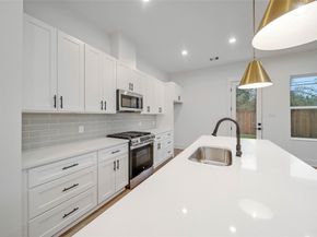 7709 Inwood Grove Lane, Houston TX 77088