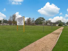 7709 Inwood Grove Lane, Houston TX 77088