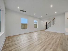 7709 Inwood Grove Lane, Houston TX 77088