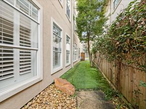 2405 Brun Street B, Houston TX 77019