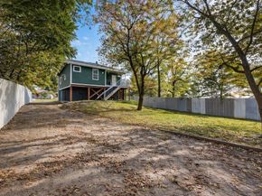 910 Rosewick Street, Houston TX 77015