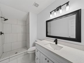 5962 Belcrest Street, Houston TX 77033