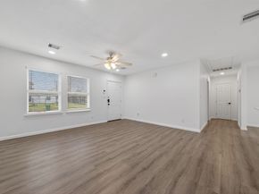 5962 Belcrest Street, Houston TX 77033