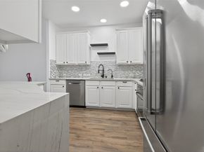 1314 Glenwood Canyon Lane, Houston TX 77077