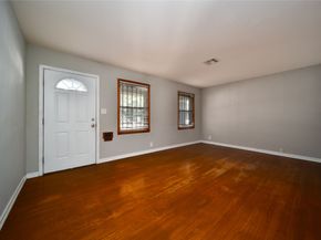 6722 Roxbury Road, Houston TX 77087