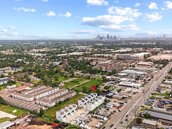 4706 Thornton Views  Rd, Houston TX 77018