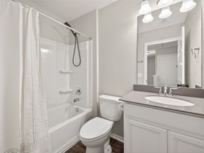 1912 Common Oak Drive, Houston TX 77080