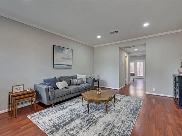 2604 Bering Drive 2604, Houston TX 77057