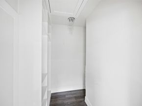 6721 Saint Augustine Street, Houston TX 77021