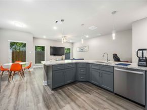 5023 Mallow Street A/B, Houston TX 77033