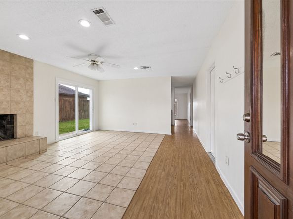 8703 Twisting Vine Lane, Houston TX 77040