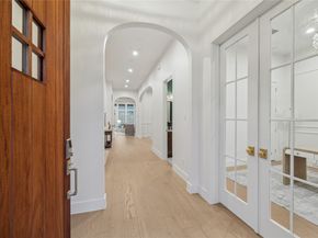 1614 Cheshire Lane, Houston TX 77018