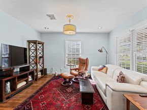 1507 Sue Barnett Drive, Houston TX 77018