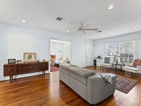 1507 Sue Barnett Drive, Houston TX 77018