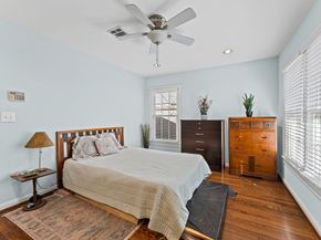 1507 Sue Barnett Drive, Houston TX 77018