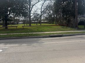 9201 Fulton Street, Houston TX 77022