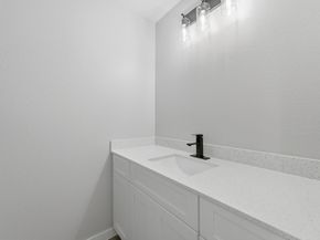 413 S 12th St, Conroe TX 77301